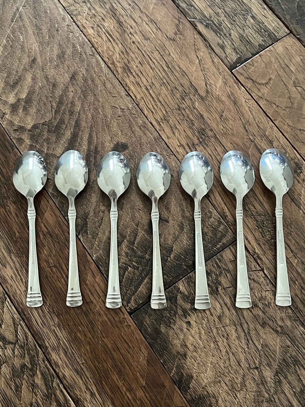 Cambridge Silver Codie Flatware: Glossy Stainless Steel Teaspoons (7) - Picture 2 of 7